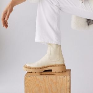 Mango track Outsole pebble like leather Lug boots